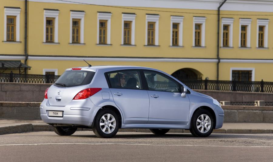  Nissan Tiida 2011 года  (фото 20 из 23)